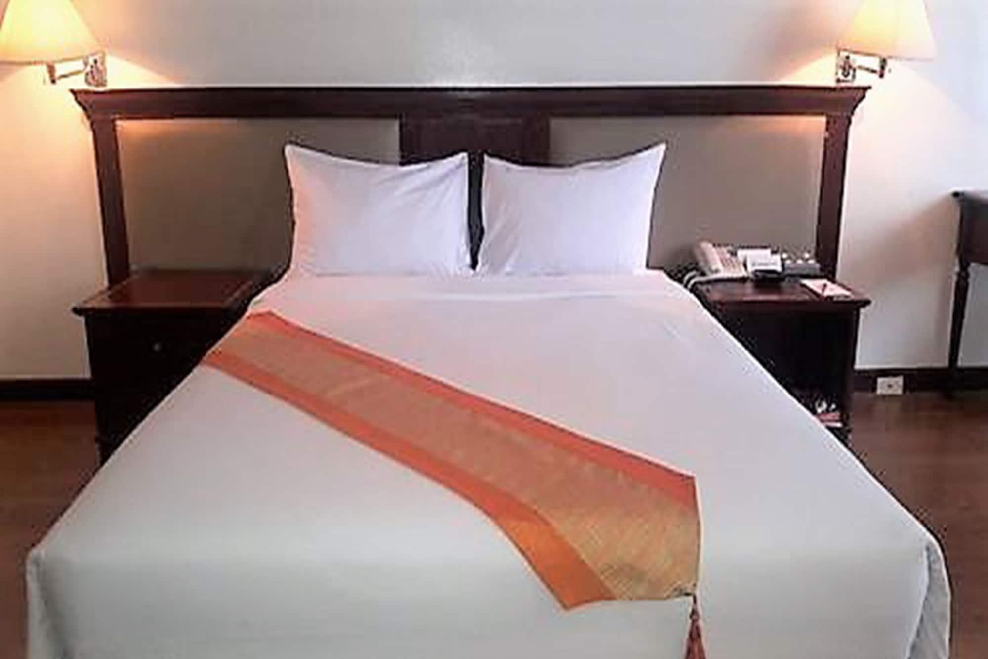 Tai Pan Hotel - Sha Plus Certified Bangkok Exteriér fotografie