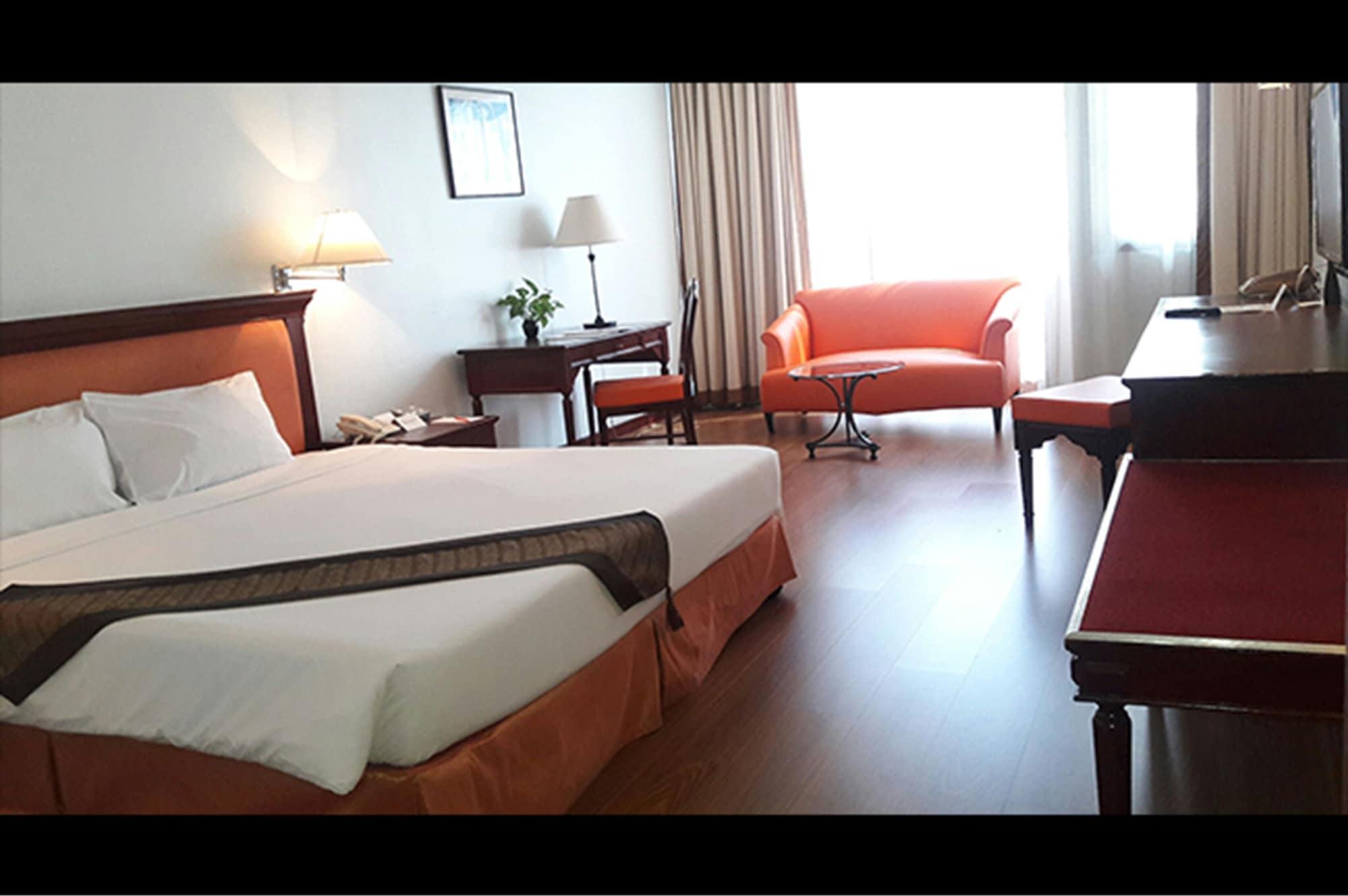 Tai Pan Hotel - Sha Plus Certified Bangkok Exteriér fotografie